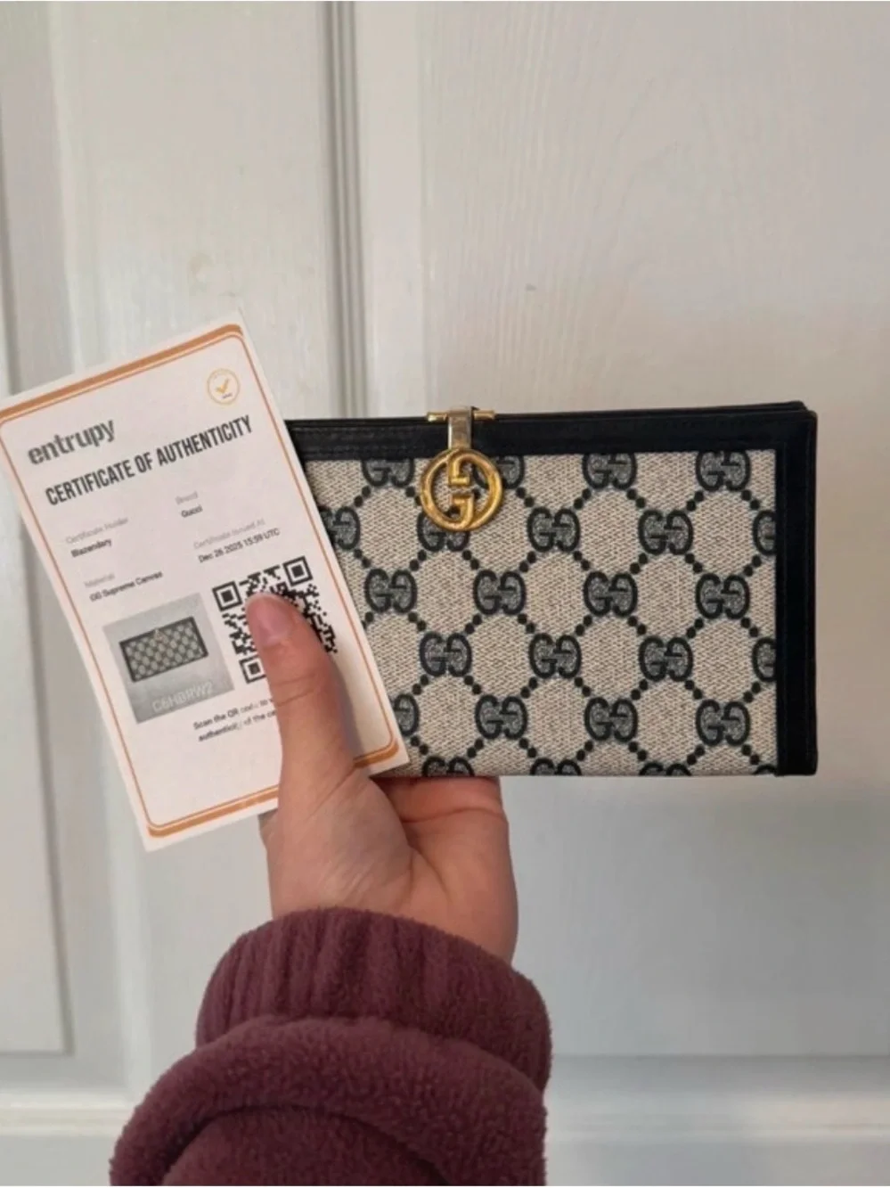 Gucci Beige Canvas GG Continental Wallet with Black Trim - Picture 7 of 7